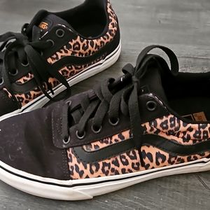 Vans deluxe comfort leopard  womens shoes size 8.5